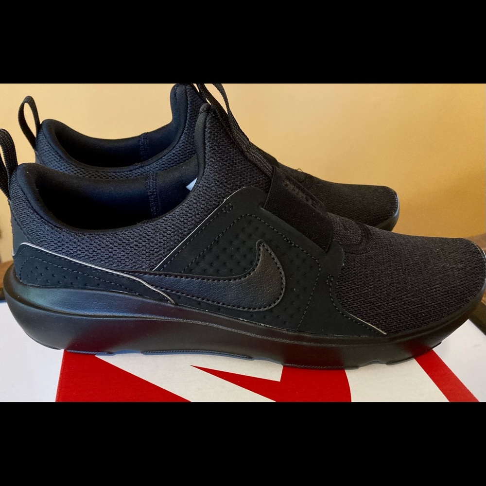 Nike AD comfort men’s size 8